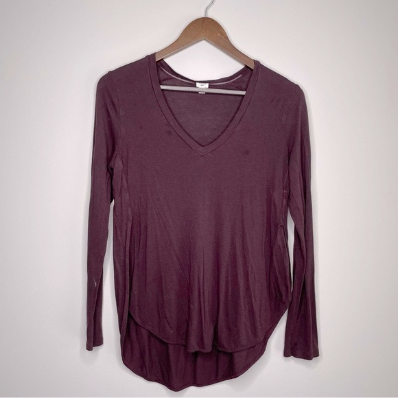 Wilfred Aritzia Long Sleeve Tee Shirt V Neck Split Torso Deep Maroon Small - Picture 1 of 8
